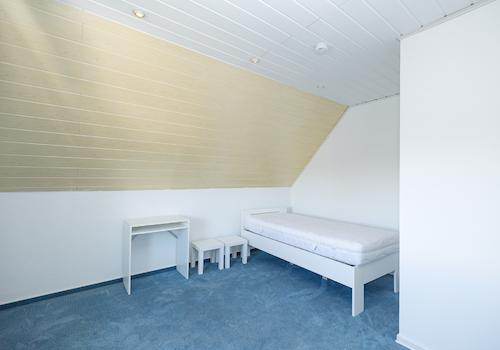 Zimmer 1 links (OG)