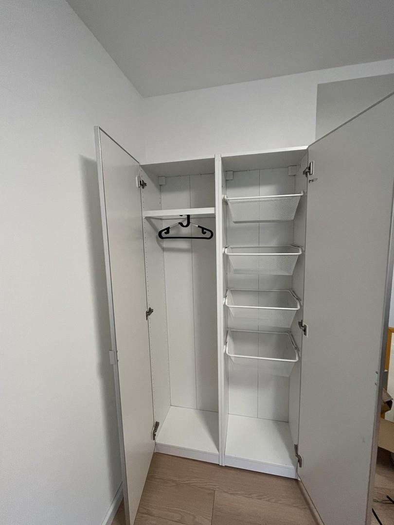 Kleiderschrank