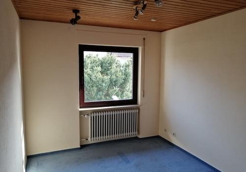 Kinderzimmer neben Bad