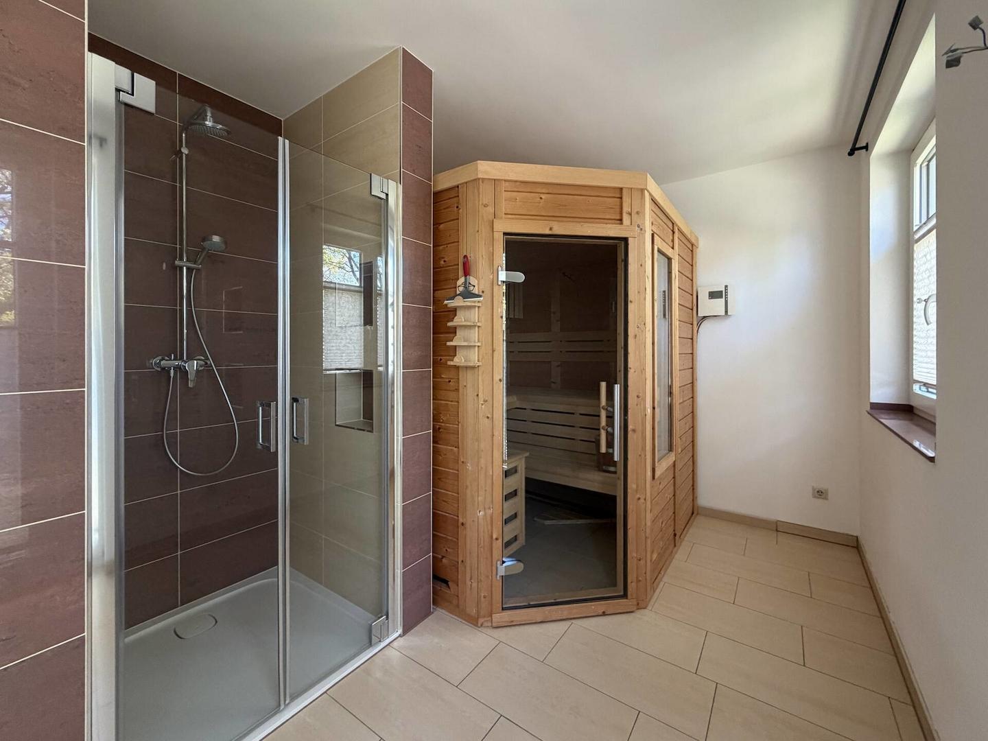 Sauna und Dusche
