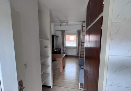 Großes Zimmer in der 84A