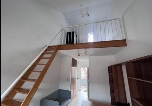 Großes Zimmer in der 84A