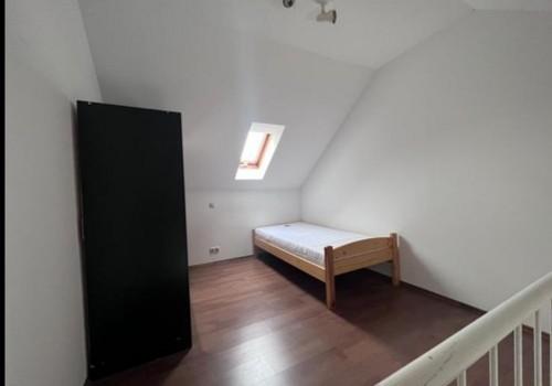 Großes Zimmer in der 84A