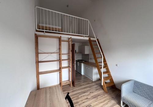 Großes Zimmer in der 84