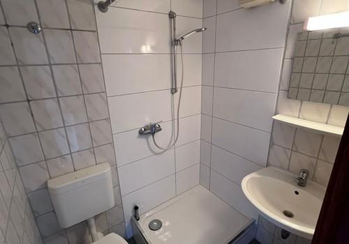 Großes Zimmer in der 84