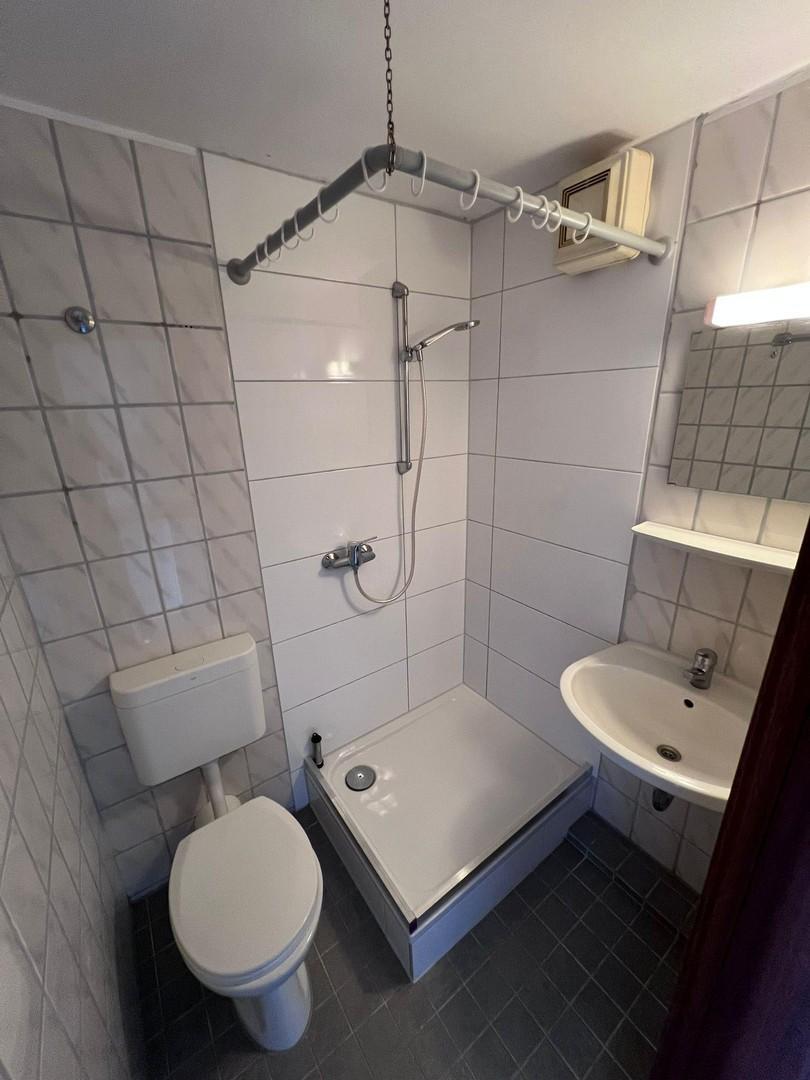 Großes Zimmer in der 84