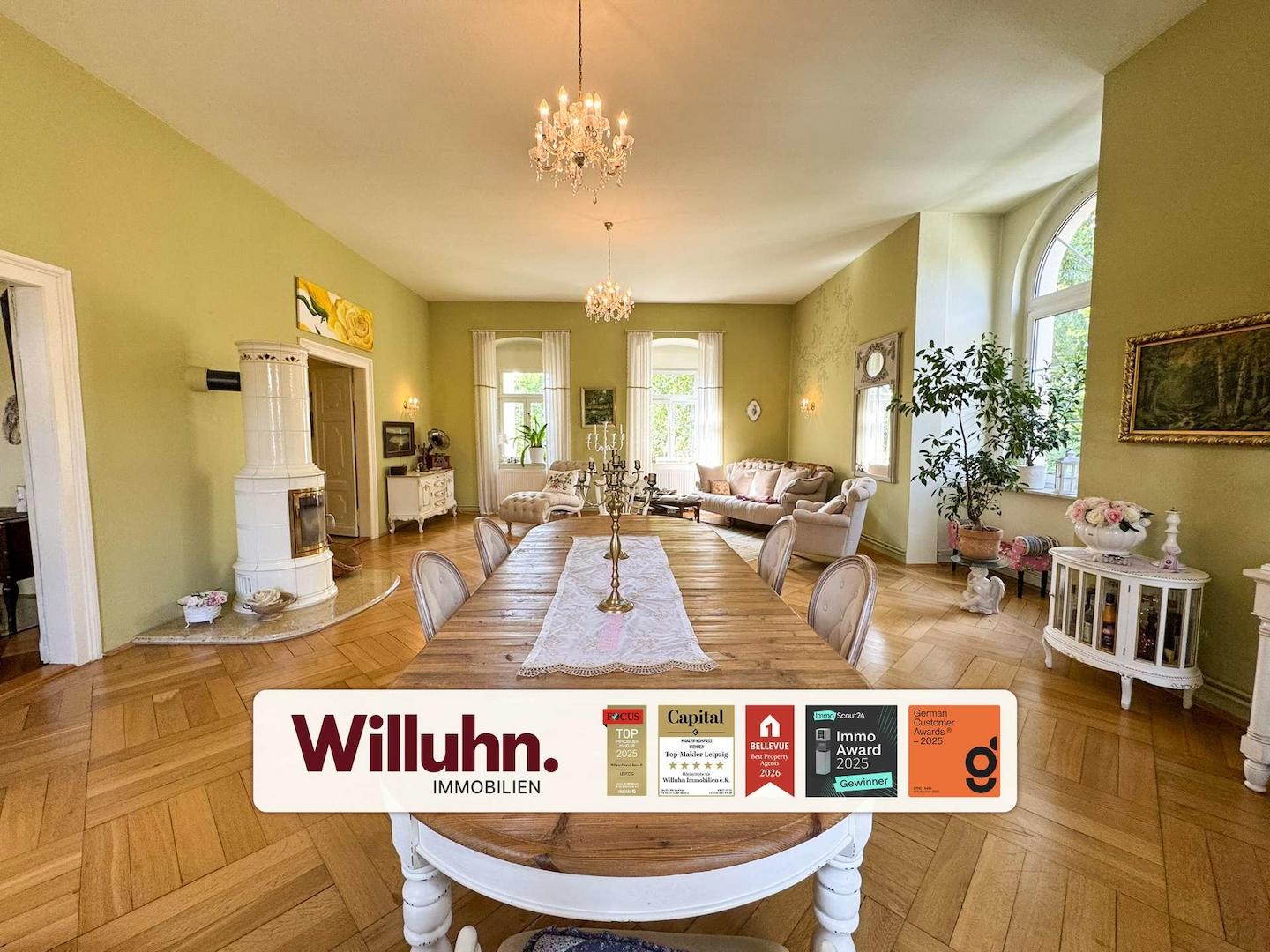 Titel Elegantes Esszimmer mit Kaminofen