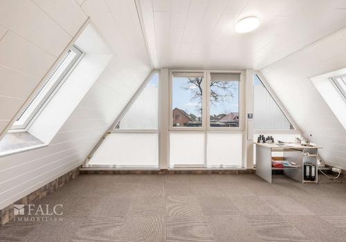 Ankleide/Büro