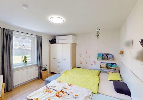 Schlafzimmer 1
