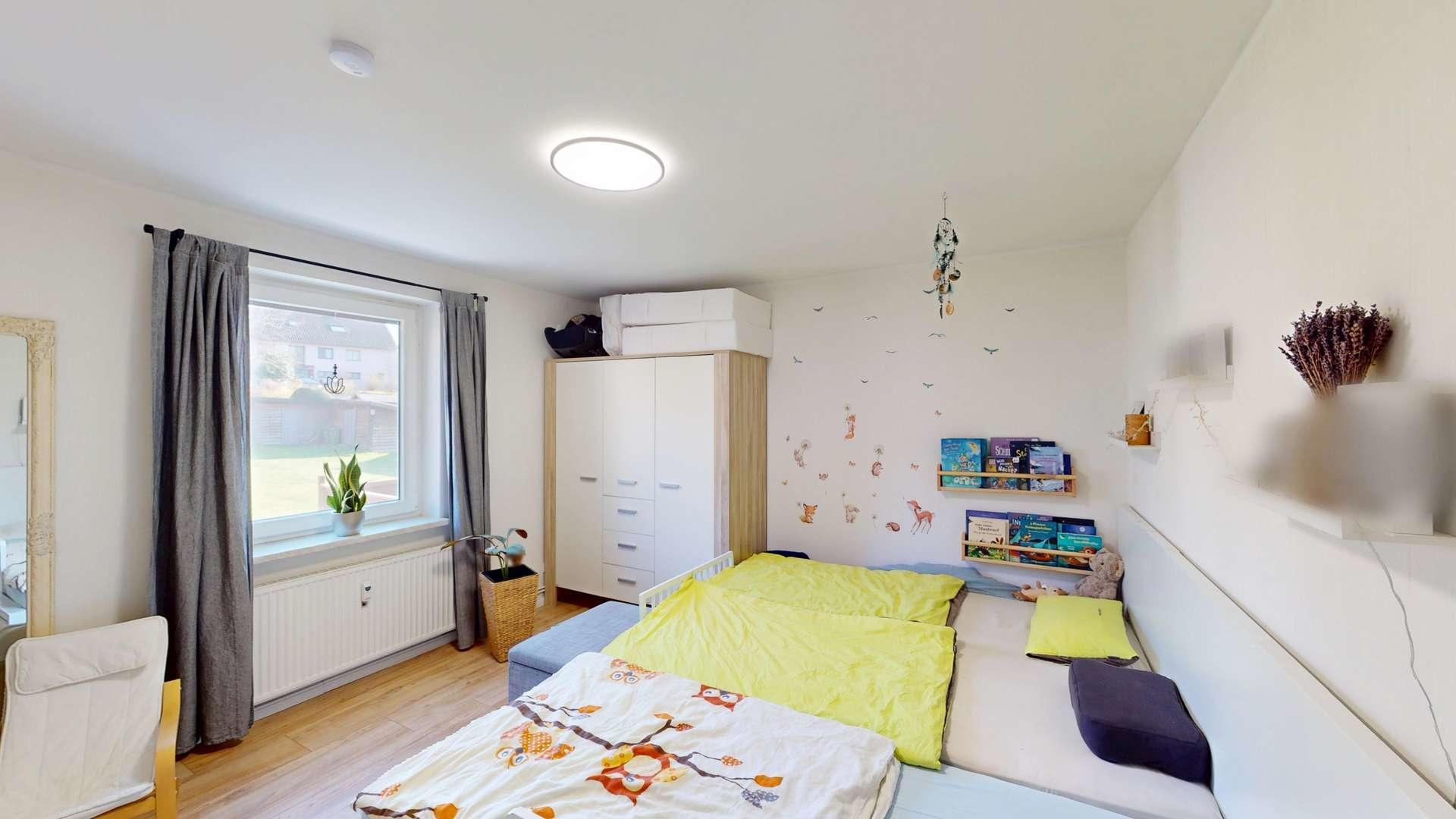 Schlafzimmer 1