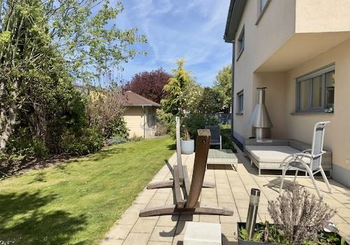 Terrassenfläche mit direktem Zugang zum Garten