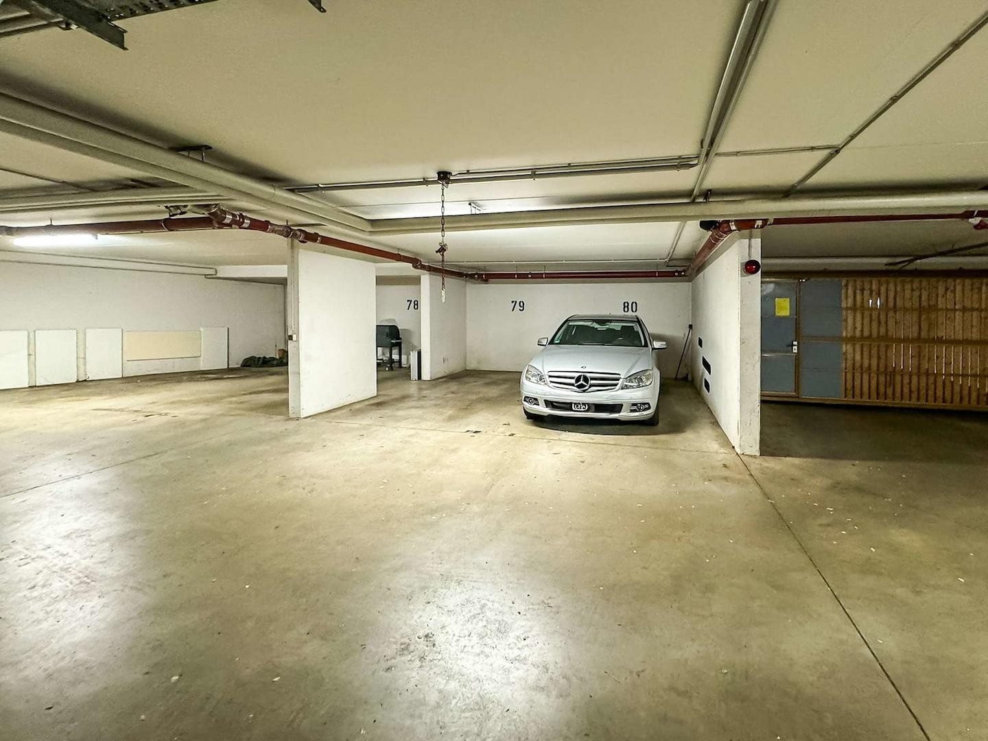 Tiefgaragenstellplatz