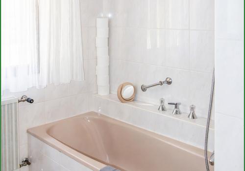 Badewanne im Erdgeschoss
