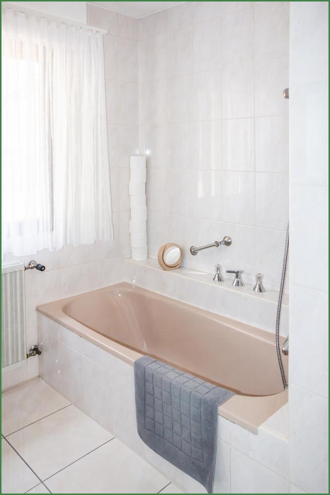 Badewanne im Erdgeschoss