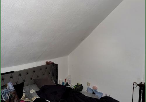 Schlafzimmer linke Seite in der Wohnung