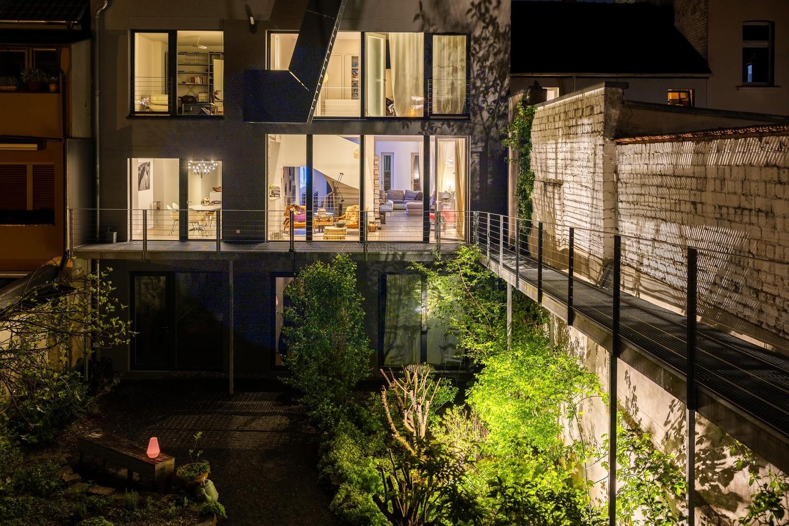 bei Nacht, Blick von Terrasse