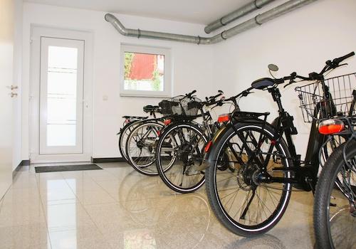 Fahrradkeller mit separaten Ei