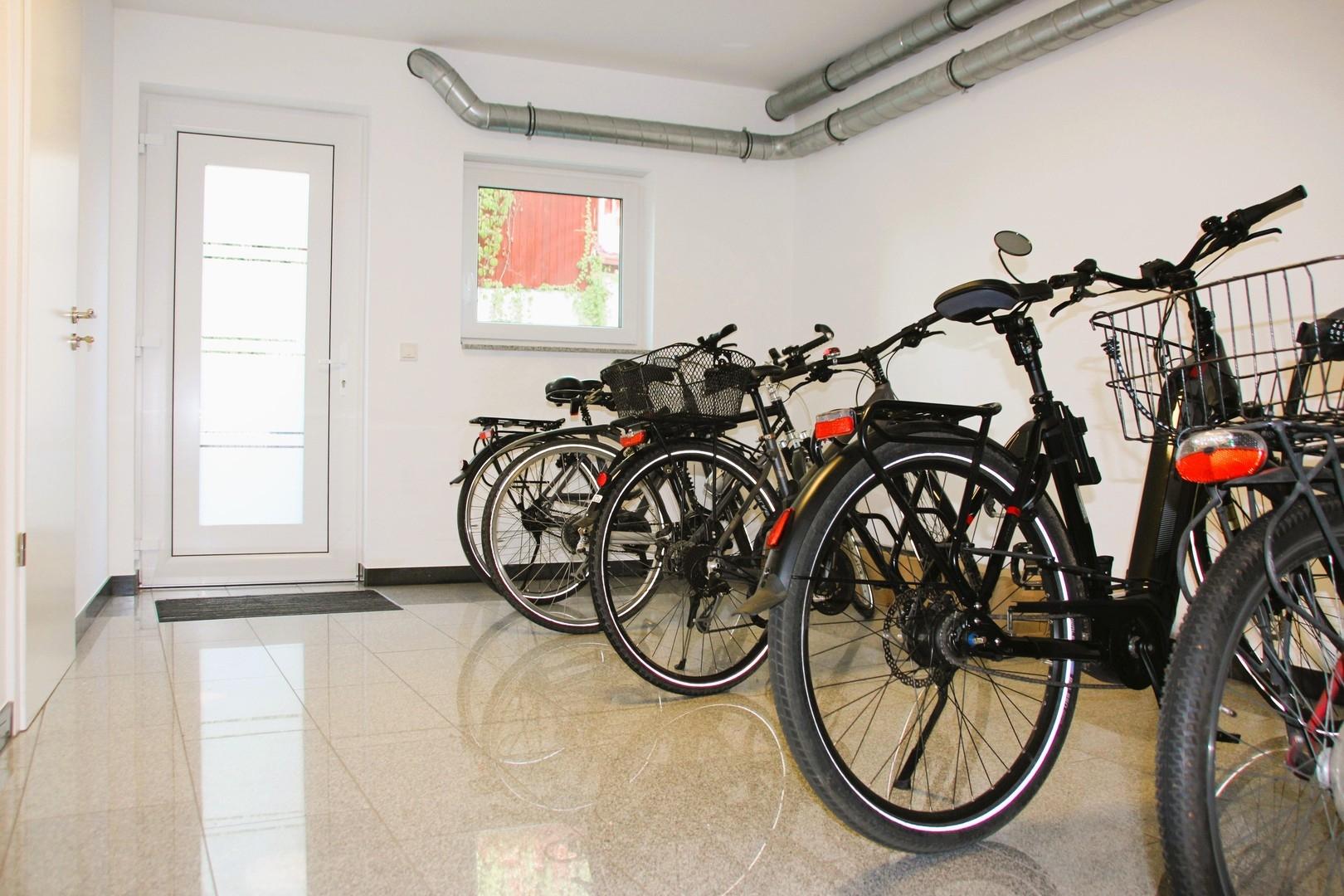 Fahrradkeller mit separaten Ei