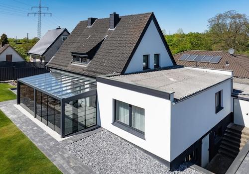 Rückansicht mit Wintergarten