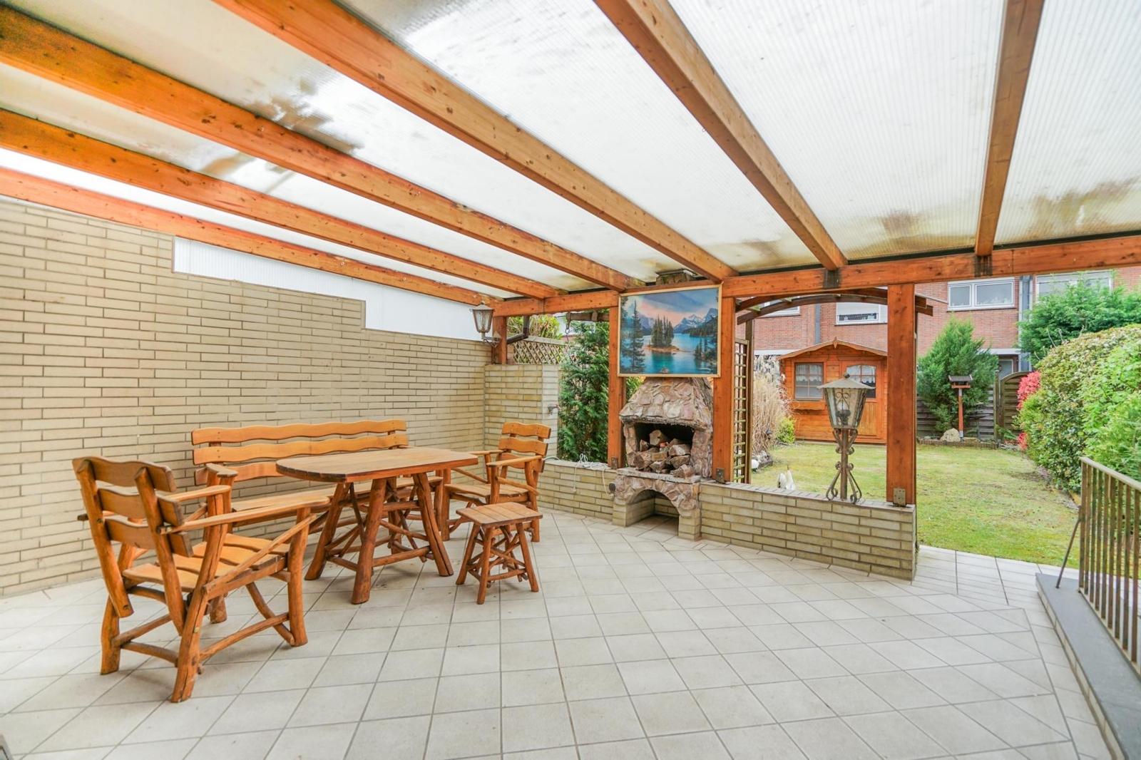 überdachte Terrasse