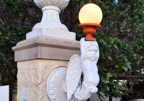 Portal Putte Leuchte