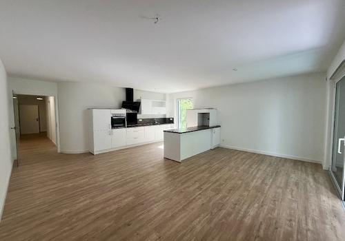 Wohnzimmer mit Küche