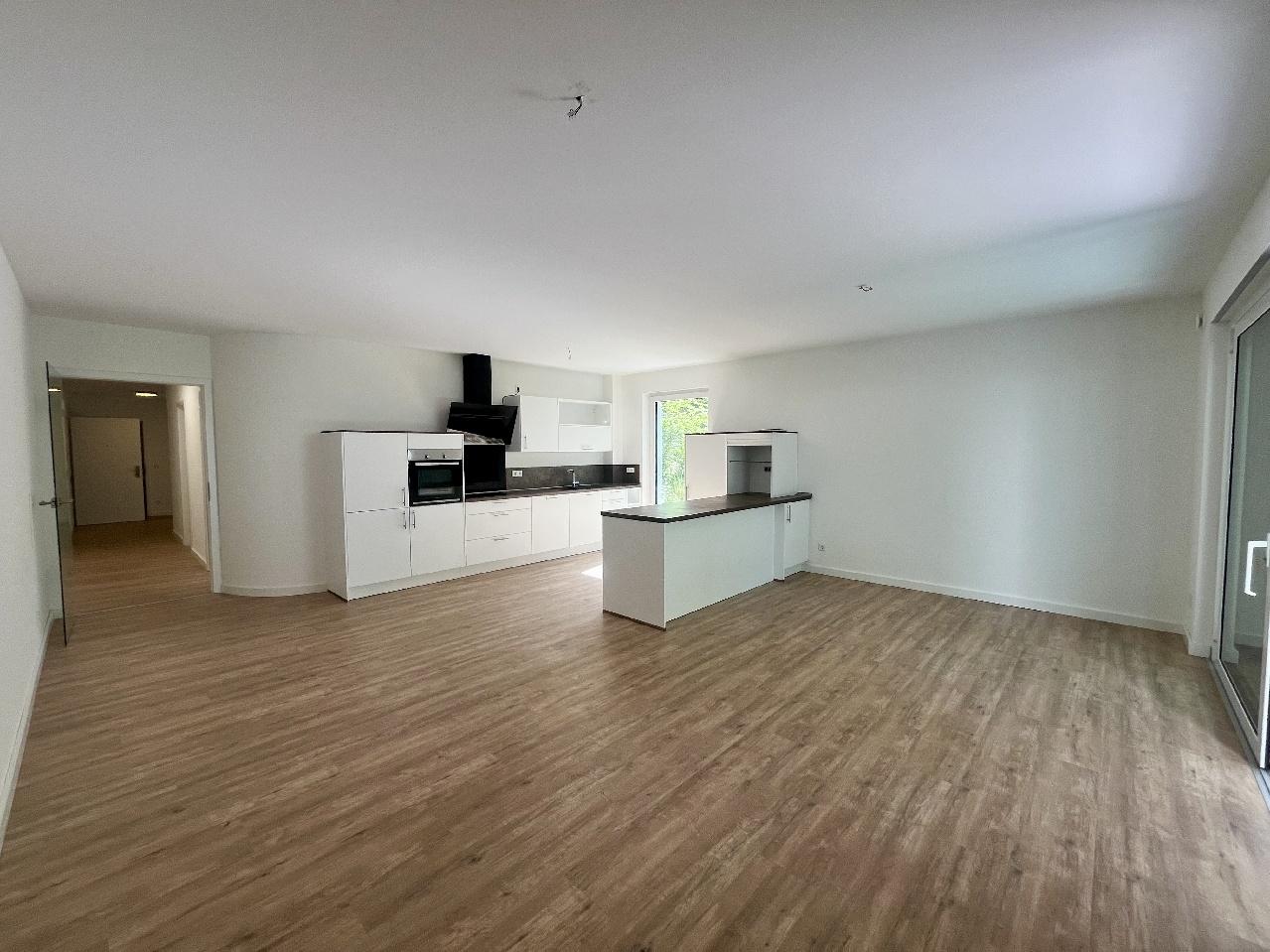 Wohnzimmer mit Küche