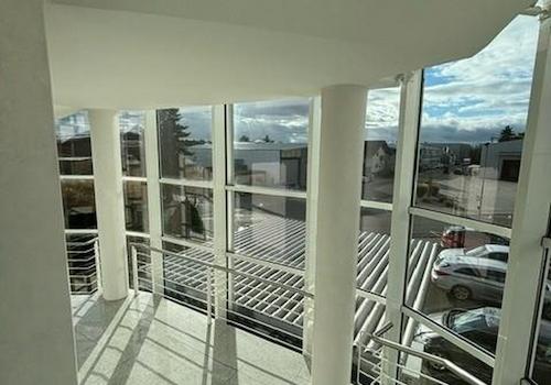 Lichtdurchflutetes Treppenhaus