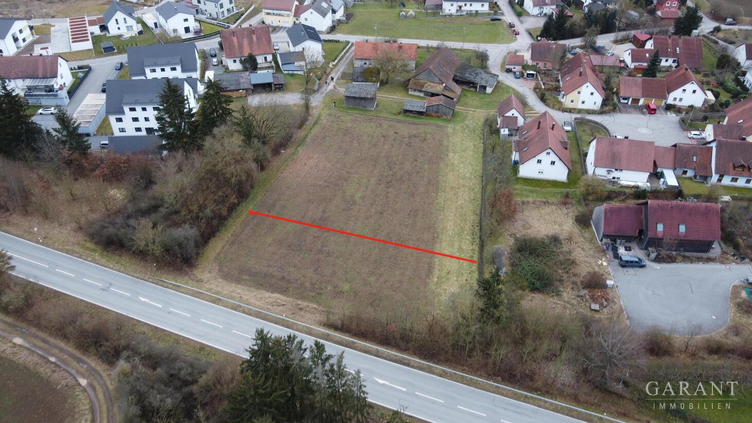 Baugrundstück und landwirtschaftliche Fläche