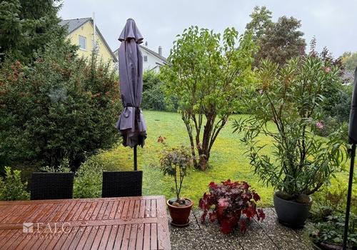 Blick in Garten vom EG