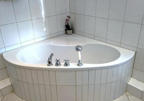 BAD OG  Eckbadewanne