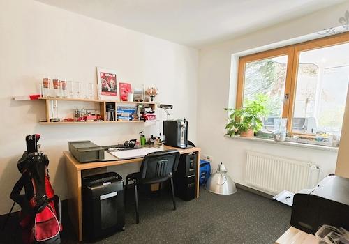 Büro KG  Einlieger