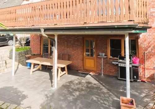 Terrasse sep. Eingang zur Einlieger
