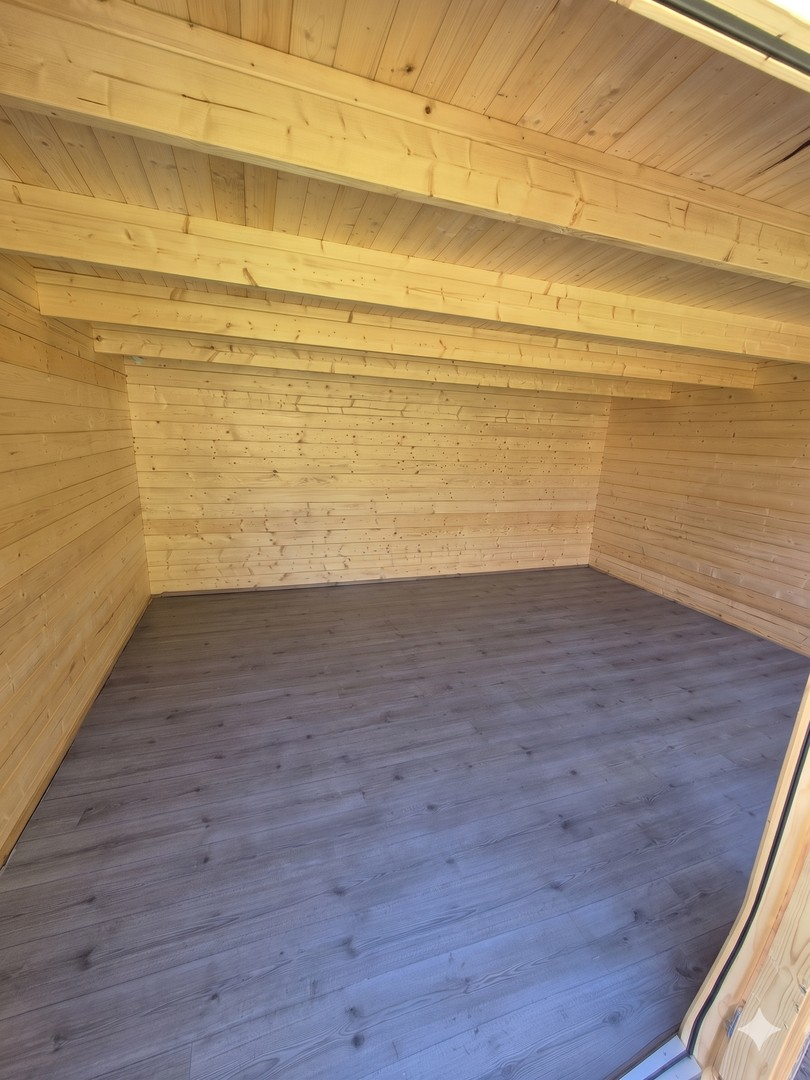 Garten_Holzhaus - innen