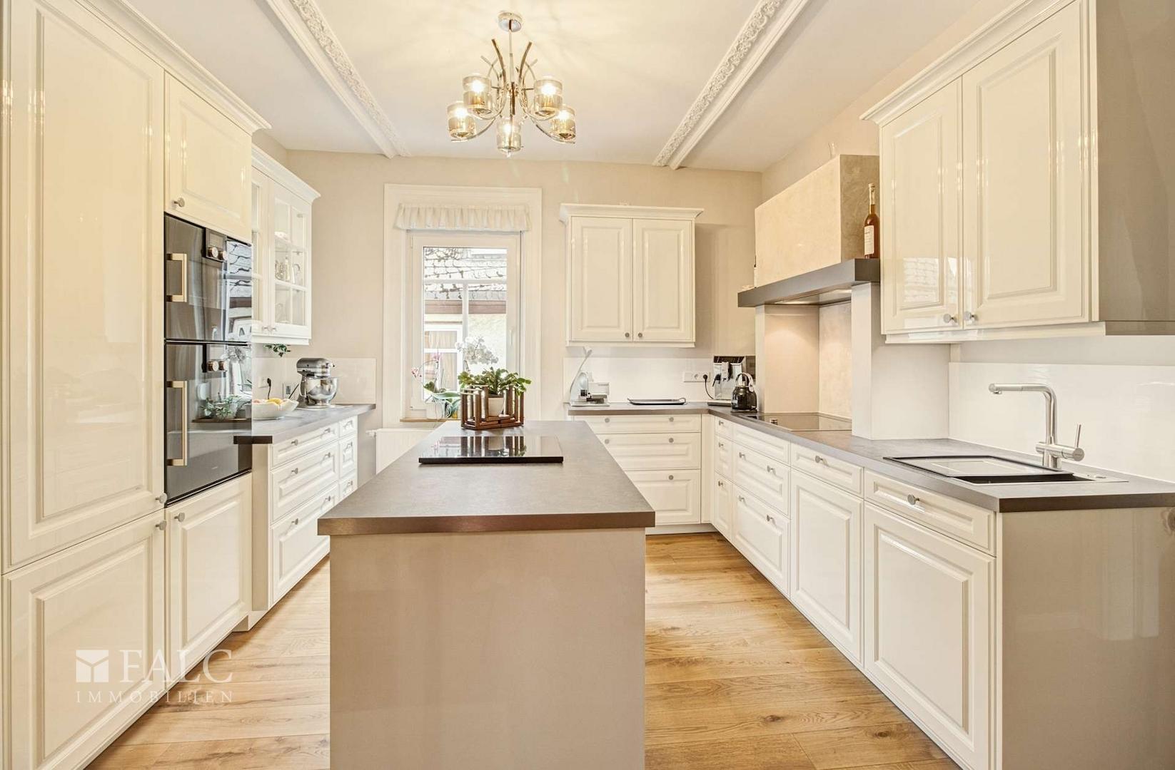 Poggenpohl Küche mit Gaggenau Geräten 1.OG