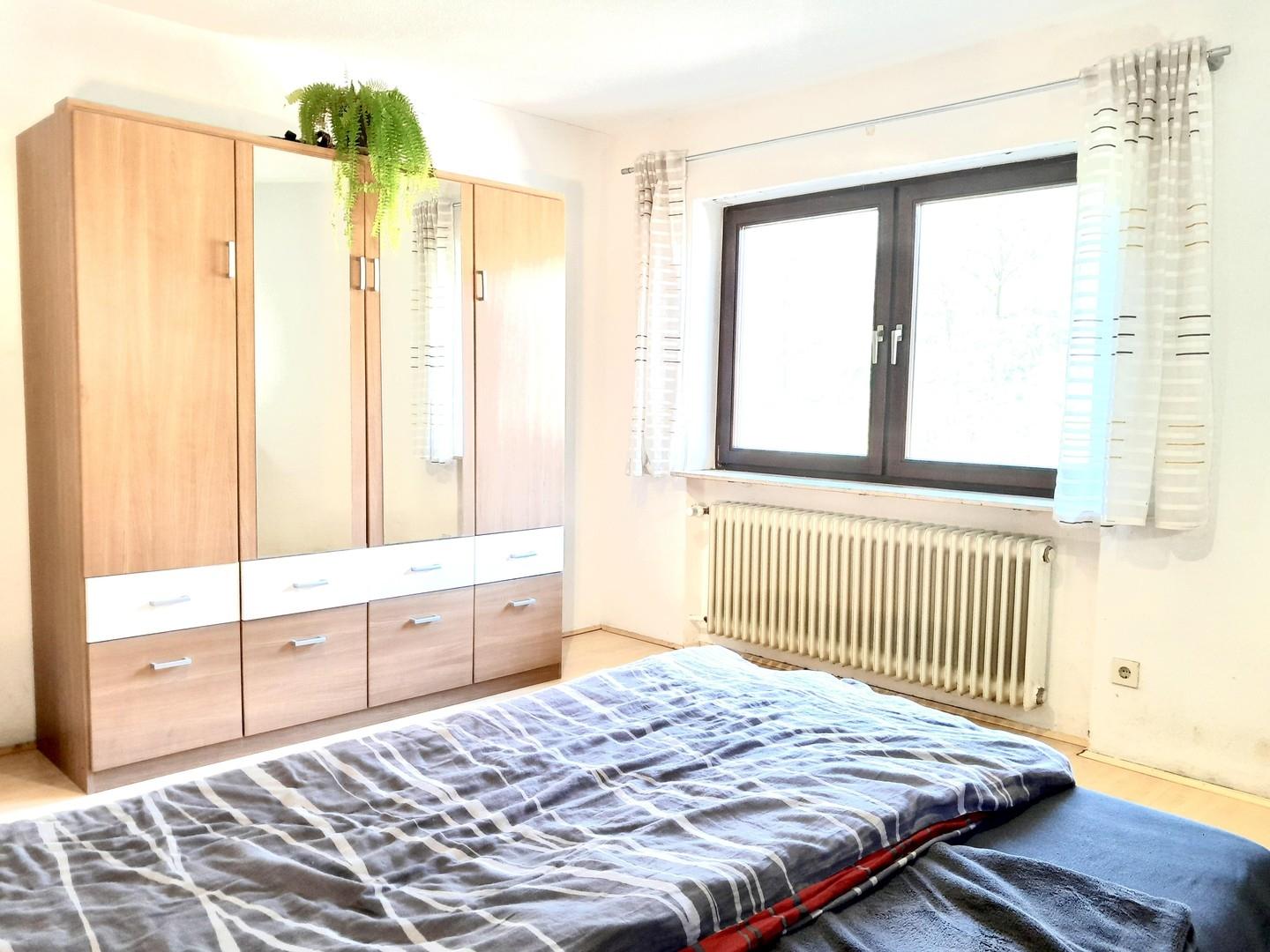 Geräumiges Schlafzimmer