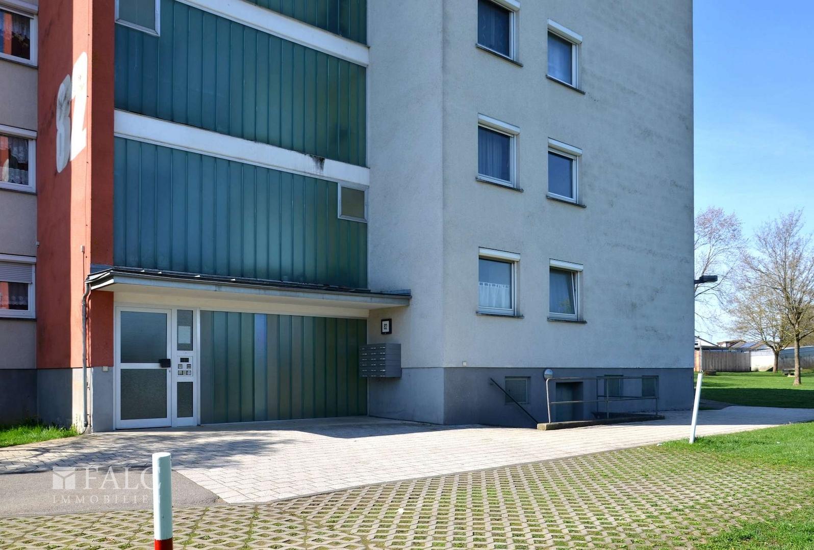 Eingangsbereich Gebäude