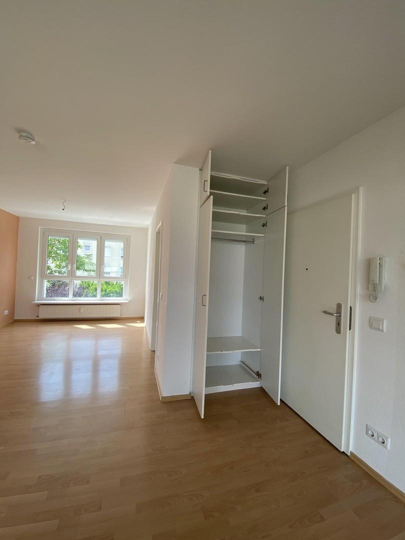 Eingang mit Einbauschrank