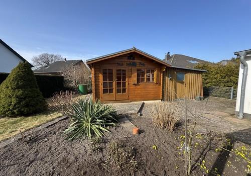 Gartenhaus mit Geräteschuppen