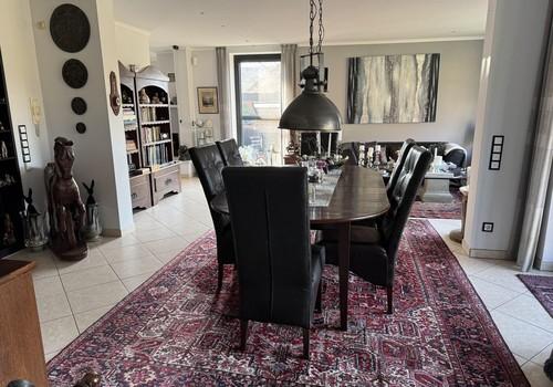 Esszimmer m. Blick Wohnzimmer