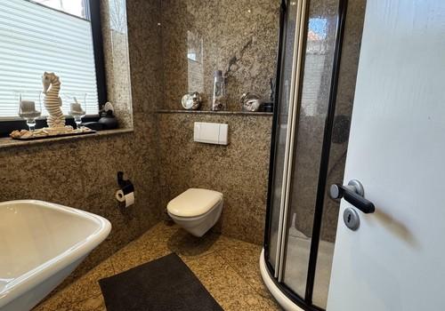 Gästebad mit Dusche