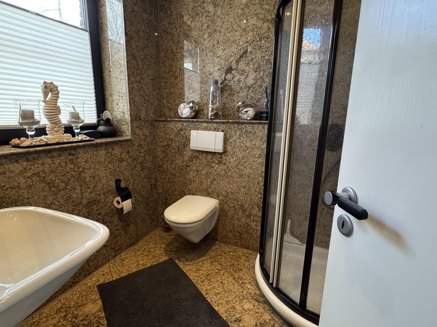 Gästebad mit Dusche