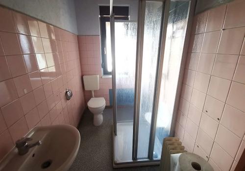 Tageslichtbad mit Dusche