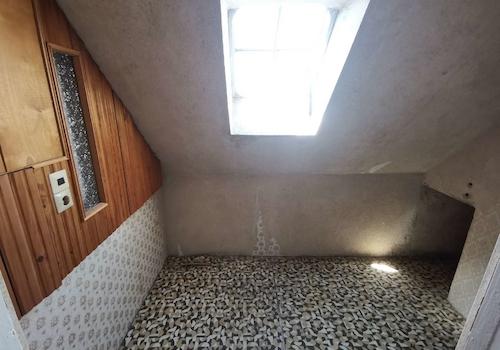 Abstellkammer DG (mögl. Bad?)