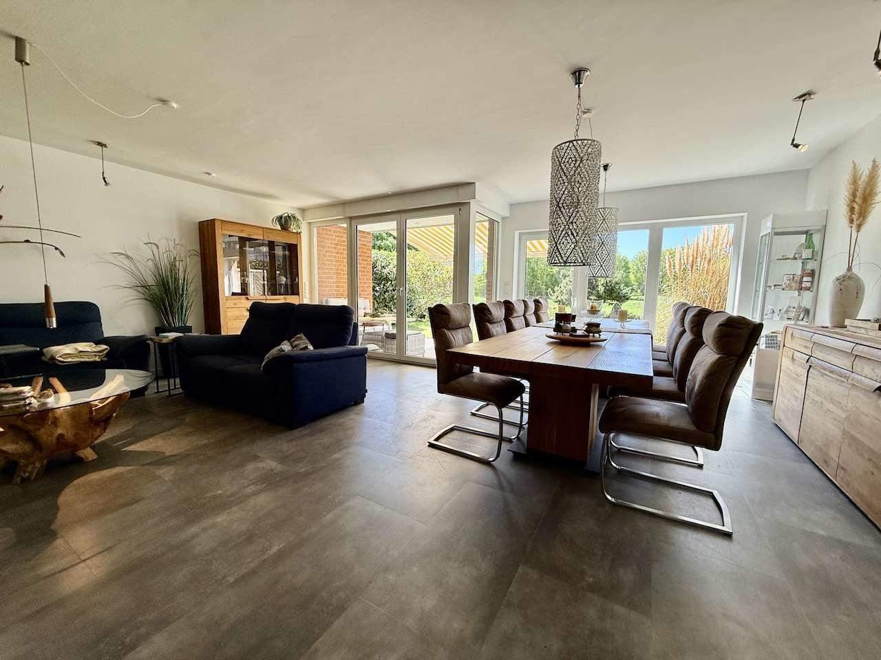 Wohn/ Esszimmer 