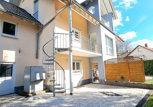 Rückseite, Terrasse Hauptw.