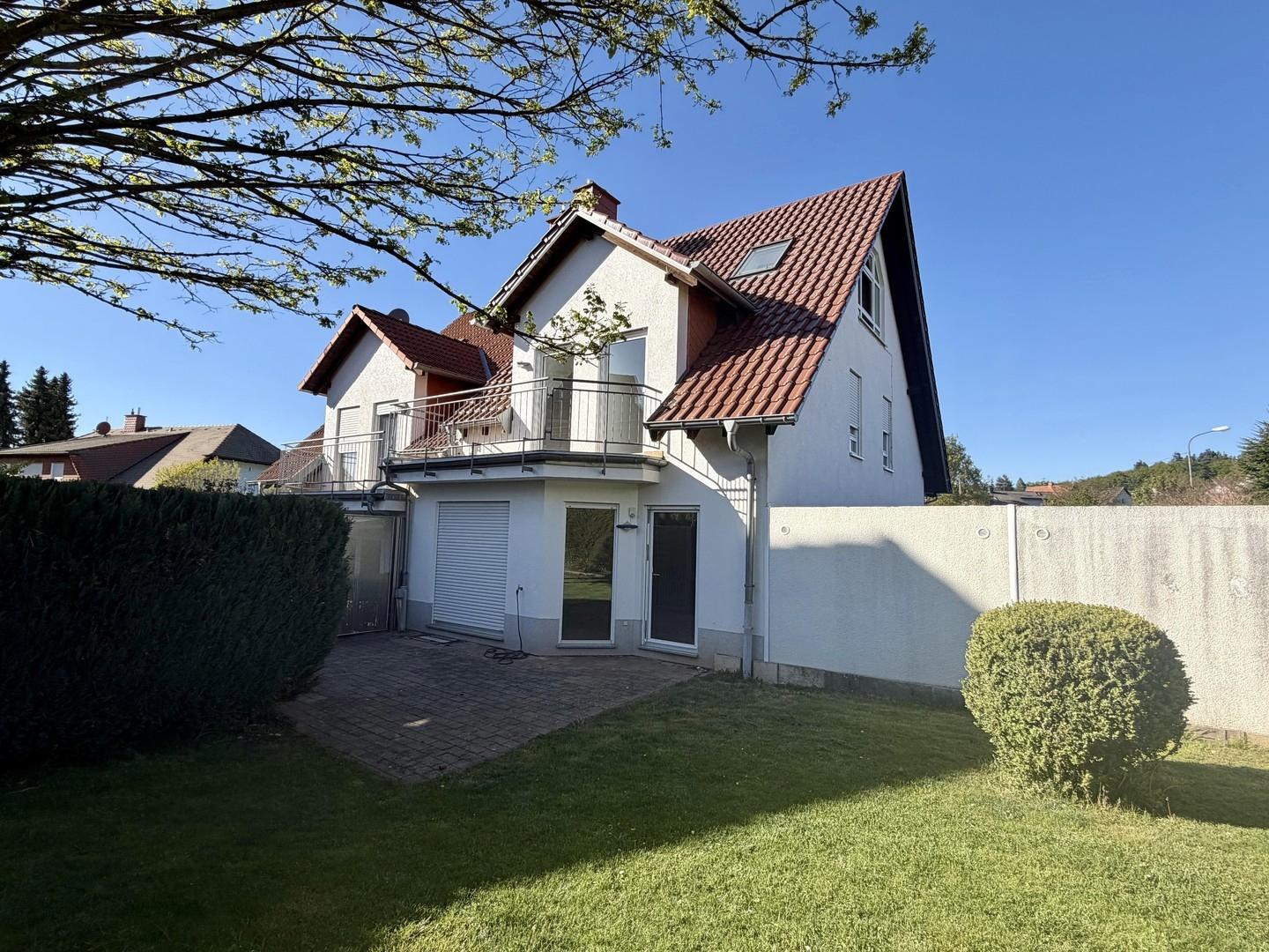 Hausansicht Garten