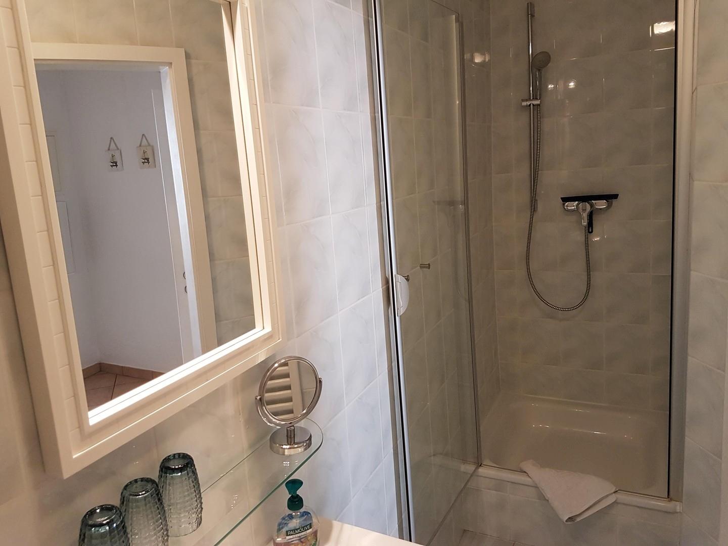 2. Badezimmer