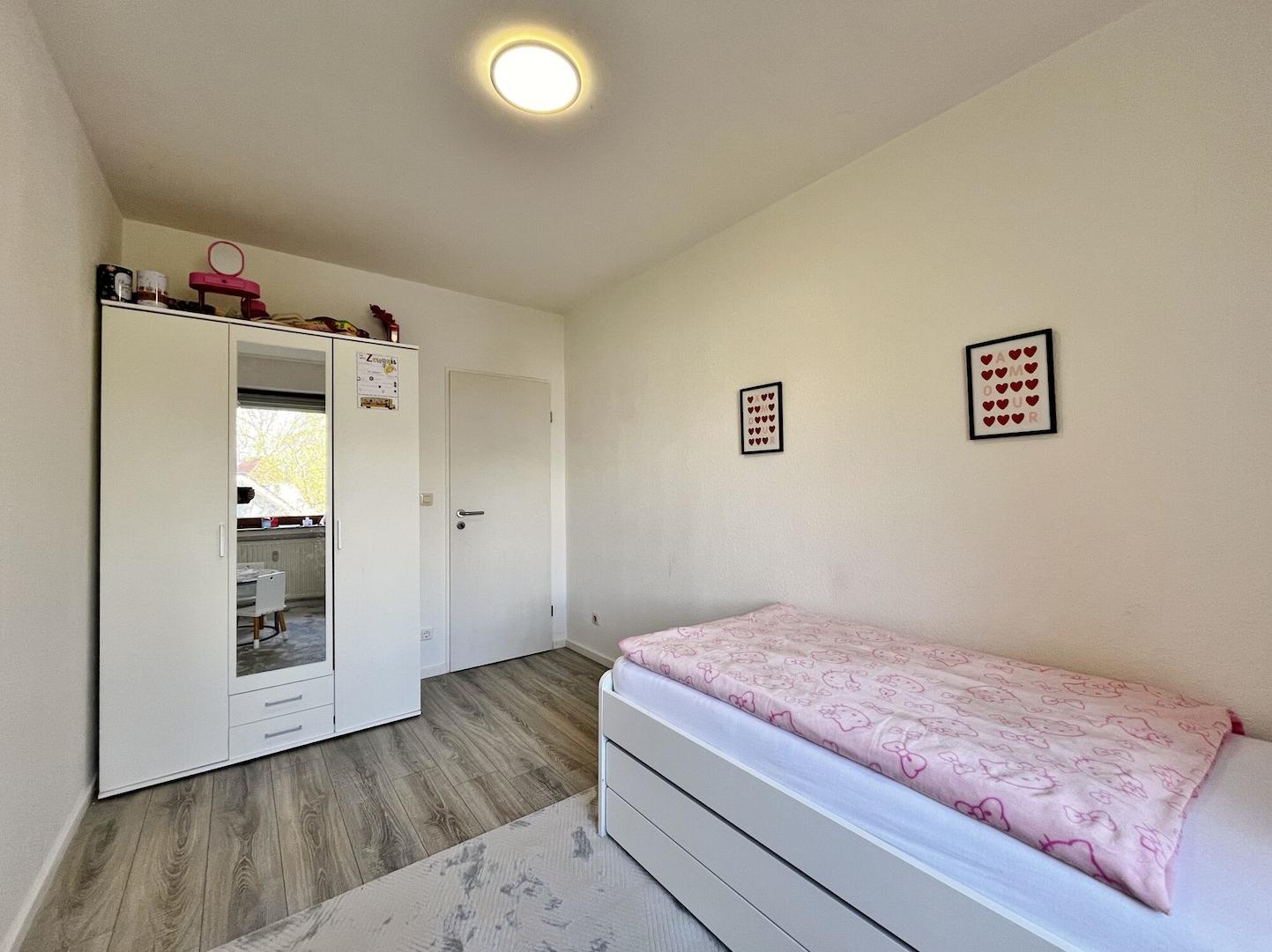 rückwärtiges Kinderzimmer 1