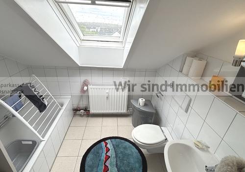 Badezimmer DG links